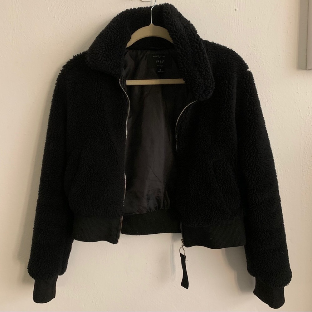 🖤 3 for 20 ✨Black cropped teddy zip up jacket